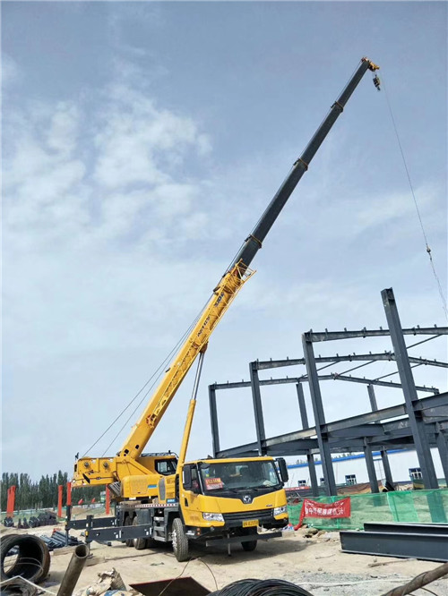 旅顺口区超高层建筑钢结构吊装案例